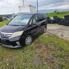 日産セレナ2012年モデルの画像