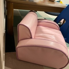 子供用座椅子の画像