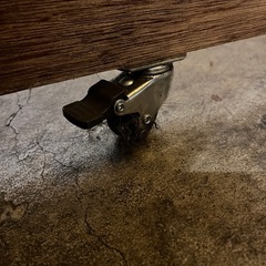 折りたたみテーブル（キャスター付き）の画像