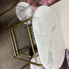 2人用食卓テーブルの画像