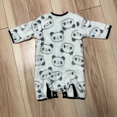 パンダのロンパース、カバーオール70の画像