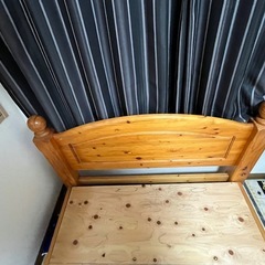 セミダブルベッドフレームの画像