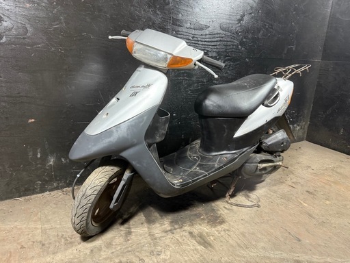 ★支払総額3.3万円★定休日なし！いつでも現車確認可能です！ スズキ レッツ2 DX シルバー CA1KA 人気のレッツ2！ ２ストのためオイル注ぎ足すだけ！ バッテリー新品！ カスタムベースに♪
