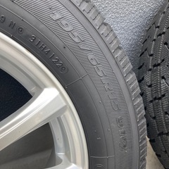 【2022製スタッドレスタイヤ＆ホイールセット】TOYO TIRES OBSERVE GIZ（195/65R15 91Q）の画像