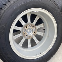 【2022製スタッドレスタイヤ＆ホイールセット】TOYO TIRES OBSERVE GIZ（195/65R15 91Q）の画像
