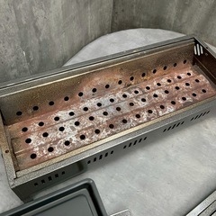 【中古品】バーベキューコンロ 6〜8人用 網・鉄板付き 収納可能タイプの画像