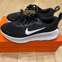 ナイキ　新品　プロミナ　黒　23.5 スニーカーの画像