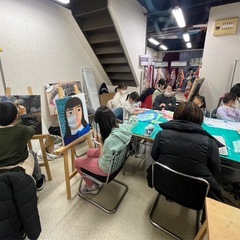 千葉県の絵画教室アトリエこうたきジュニアです👦👧 🌨️ただいま冬期講習生大募集‼️❄️✏️好きな絵を温かいお部屋の中で冬の期間に描いてみませんか？絵画コンクールもお任せください☃️初めての方も基礎から指導しますので思いっきり絵画制作を楽しみましょう！🎨🖌️詳しくはアトリエこうたきホームページへ💻🍄🌅の画像