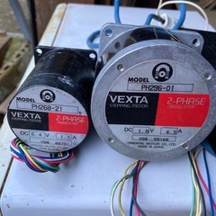 モーターとドライバーの画像