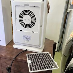 【リサイクルショップ ピカソ 小松原】🌟✨美品 人感センサー付き‼️おしゃれ電気ファンヒーター】Revave 1500W✨HW-PRO✨★3886★の画像