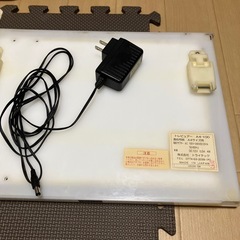 お絵描きセット　ペン　トレビュアー　ペン縦　紙の画像