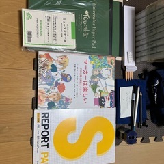 お絵描きセット　ペン　トレビュアー　ペン縦　紙の画像