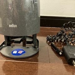 BRAUN メンズ電気シェーバー充電器の画像