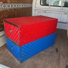 ブリキの衣装ケース　2個セットの画像