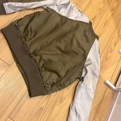 リバーシブル　オリーブグリーン ホワイト ジャケットの画像