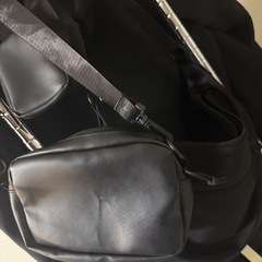 ハンガーラック、服諸々の画像