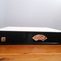 雛人形・道具『御殿台　黒塗彫金』台座　特大　横57.8cm（2つで約116cm）の画像