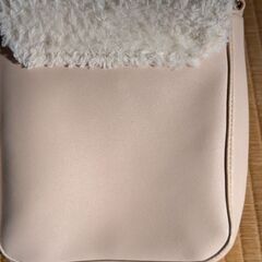 ショルダーバック　冬　やわらかなピンク色の画像