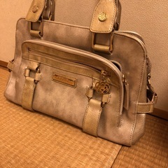 クレイサス　ハンドバックゴールドの画像