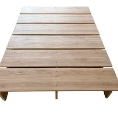 ダブルベッドフレームの画像