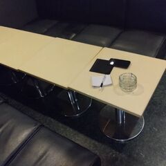 スナック、パブ、カラオケバー用ソファ&テーブルの画像