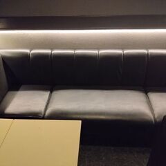 スナック、パブ、カラオケバー用ソファ&テーブルの画像