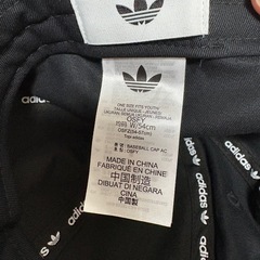adidas キャップの画像