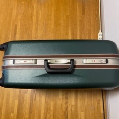 【美品】鍵付き スーツケースの画像