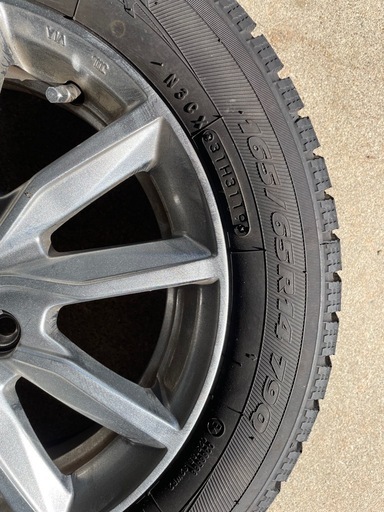 スタッドレスタイヤ　165/65R14