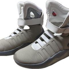 バックトゥザフューチャーの靴の画像