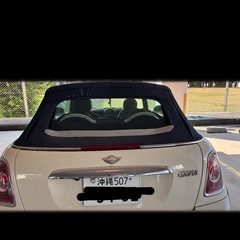 MINIコンバーチブル　車体凹みあり/ リアガラス部分幌剥がれありの画像