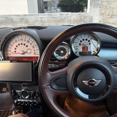 MINIコンバーチブル　車体凹みあり/ リアガラス部分幌剥がれありの画像