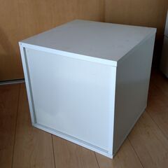 扉付きキューブボックスの画像