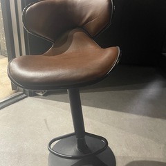 カウンターチェア2脚の画像