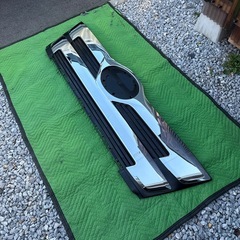 ⭐︎日野純正　レンジャー⭐︎4t ワイドボディ純正メッキフロントグリル♪の画像