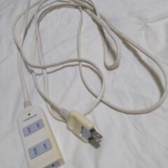 延長コード　５メートル×１本(黒)・３メートル×３本(白、黒、白)・１メートル×１本(青)の画像