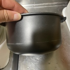 シャープ3合炊飯器、5キロコメ箱の画像