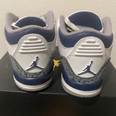 子供　靴　ジョーダンの画像