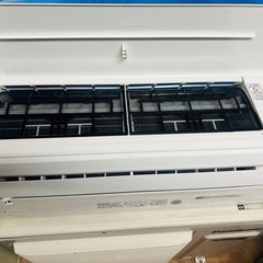 基本取り付け工賃込み　 PanasonicエアコンCS-568CFR2-W 主に18-20畳200V 2018年製♻️引き取り場合50000円となります。の画像
