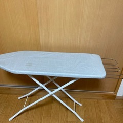 12/19までコンパクトアイロン台※汚れありの画像