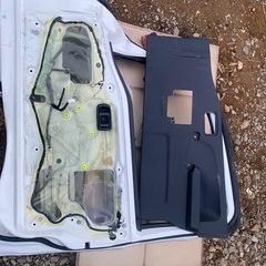 ダイハツハイゼット平成30年式(2018) 
EBD-S500P軽トラック右電動式ドア部品の画像