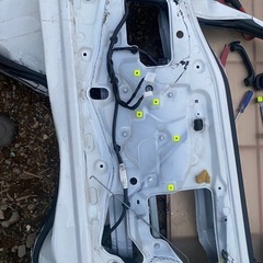 ダイハツハイゼット平成30年式(2018) 
EBD-S500P軽トラック右電動式ドア部品の画像