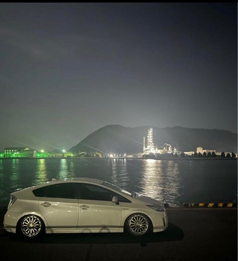 zvw30 プリウス 純正ショック