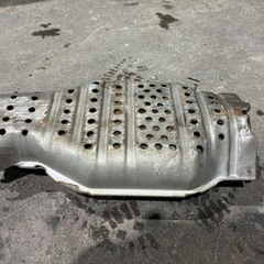 ER34スカイラインRB25ターボ純正触媒の画像