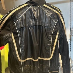 TEAM106 
ジャンパー の画像