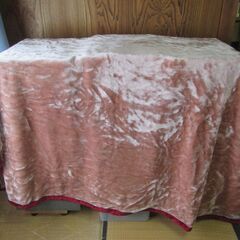 未使用？と思われる　厚手毛布（表地、えび茶・ブルー花柄）　『ETOUL』　アクリル100％　サイズ180×210㎝　【ペットはいません】の画像