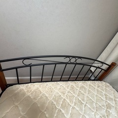 ダブルベッドの画像