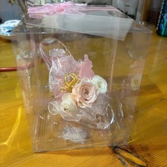 ブラザードフラワープレミアム［ガラス靴　お城スイートピンクギフト　南瓜の馬車］の画像