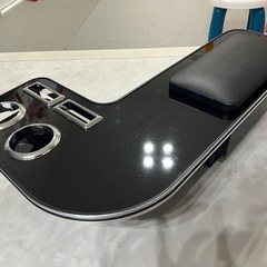 ハイエースワイド　センターコンソールの画像