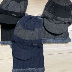 ネックウォーマーとニットキャップのセット　裏ボア 暖かい 温かい あたたかい 冬物 ネックウォーマー ニットキャップ　仕入れ　問屋価格　卸価格　倒産品　まとめ買い歓迎　卸　おろし　卸し　アマゾン　amazon　引き上げ品　倒産品　ネット商材　フリマ商材　景品　コンペ　忘年会　新年会　クリスマス会　新品　未使用の画像